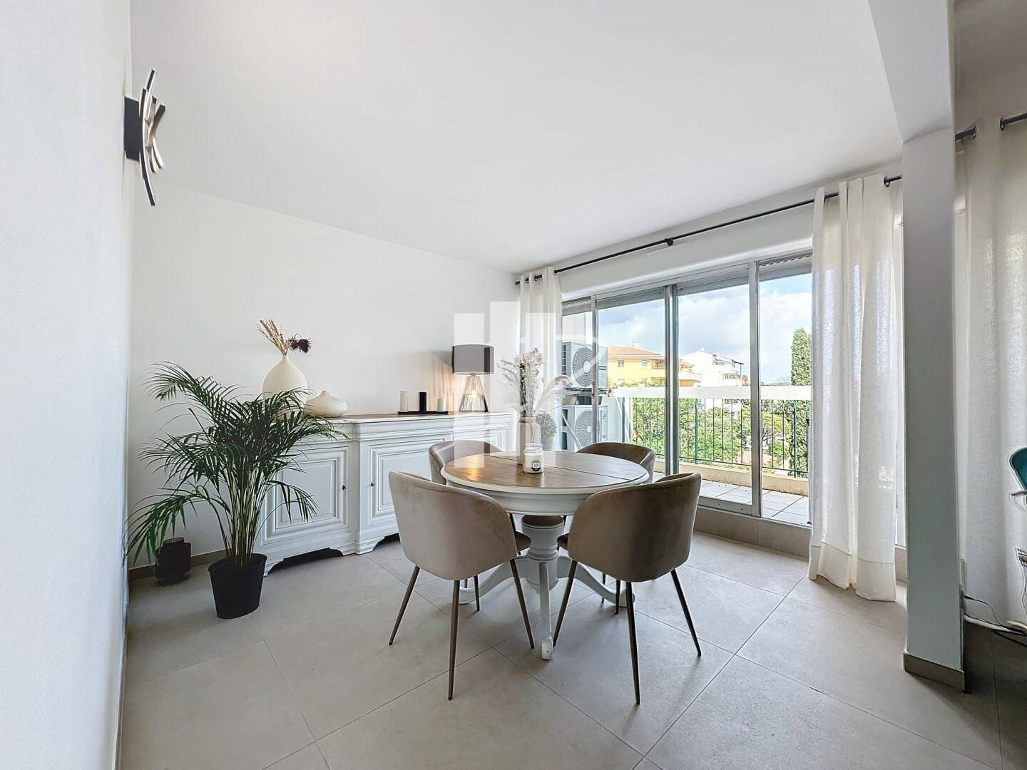 Appartement à vendre, 69m², Fréjus