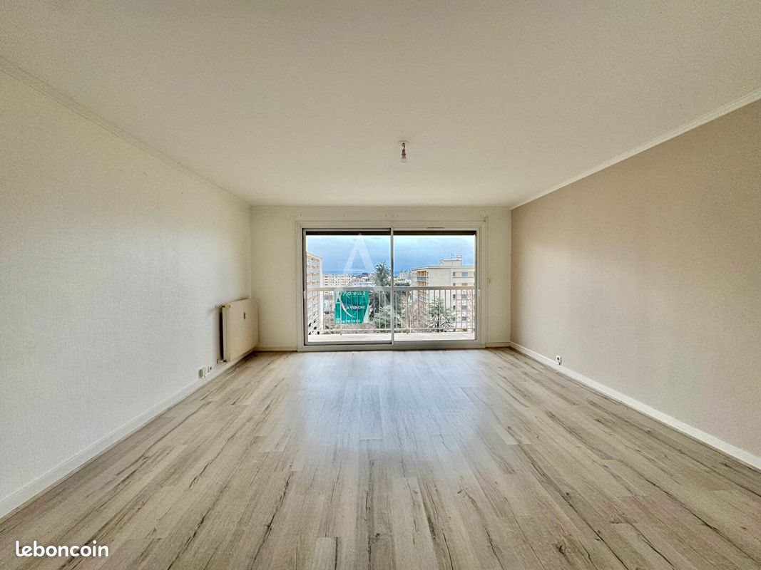 Appartement à louer, 74m², Reims