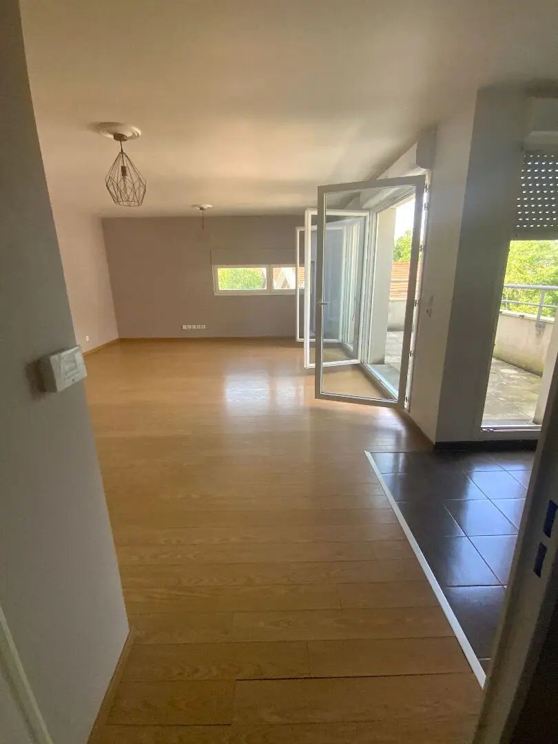 Appartement à louer, 74m², Chessy