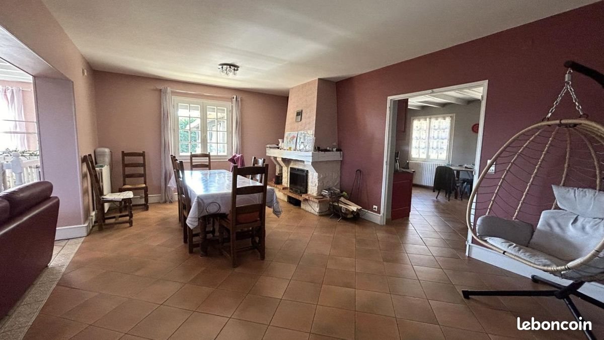 Maison à vendre, 152m², Saint-Martial-de-Valette