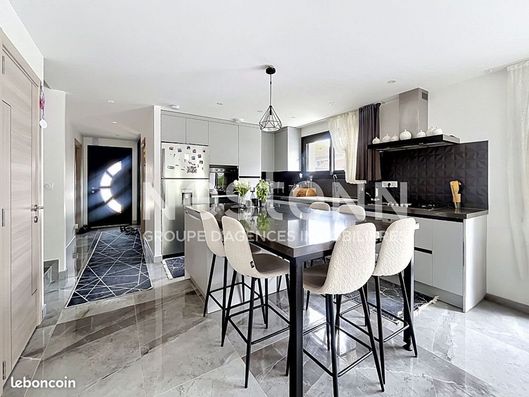 Maison à vendre, 122m², Chaffois