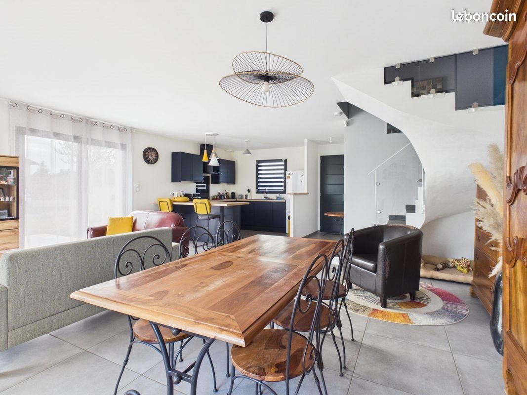Maison à vendre, 95m², Ambérieux