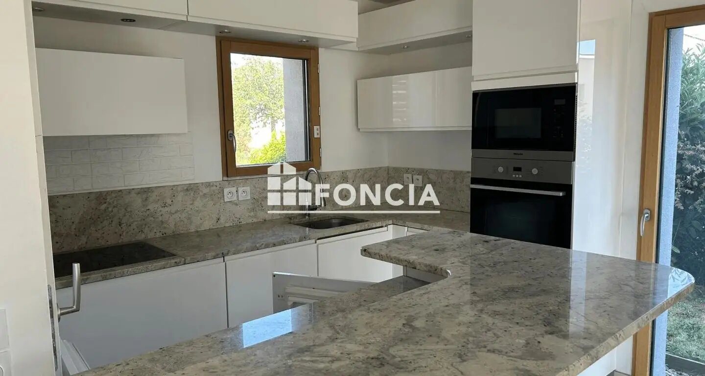 Appartement à vendre, 125m², Prévessin-Moëns