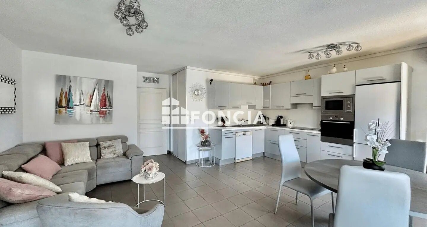 Appartement à vendre, 65m², Fréjus