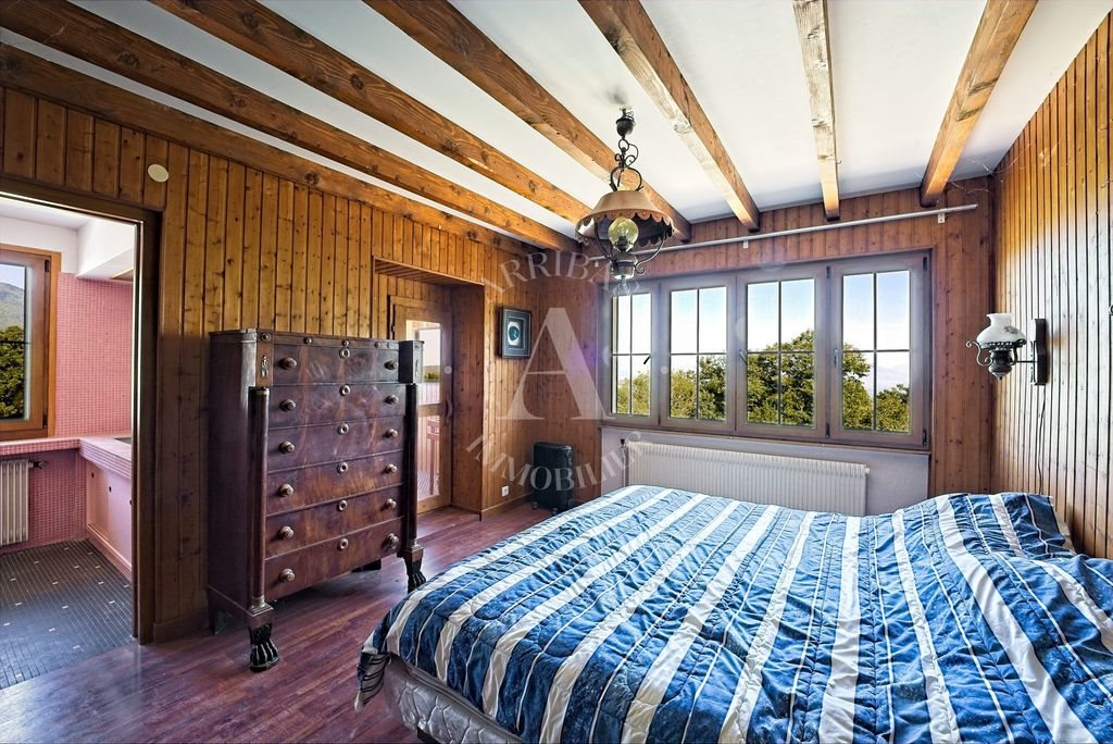 Maison à vendre, 250m², Gex