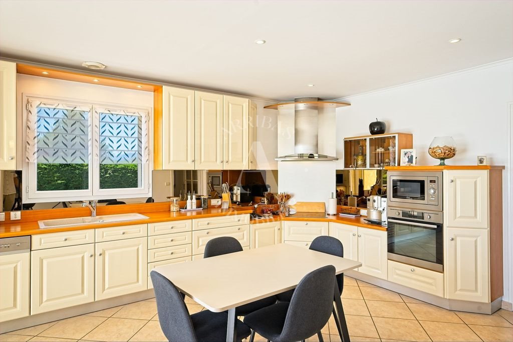 Maison à vendre, 224m², Prévessin-Moëns
