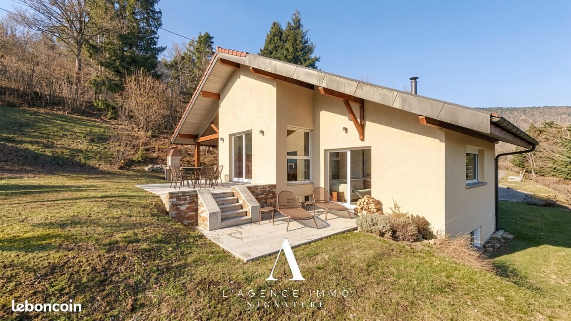Maison à vendre, 262m², Gex