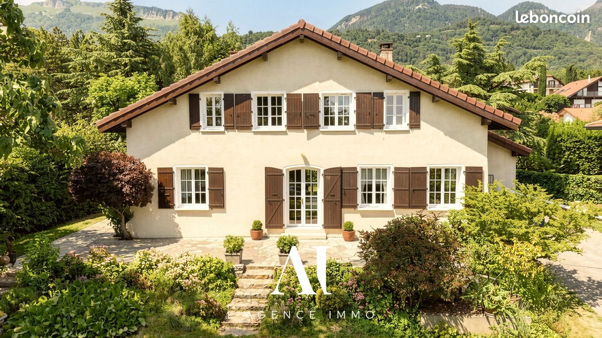 Maison à vendre, 266m², Gex