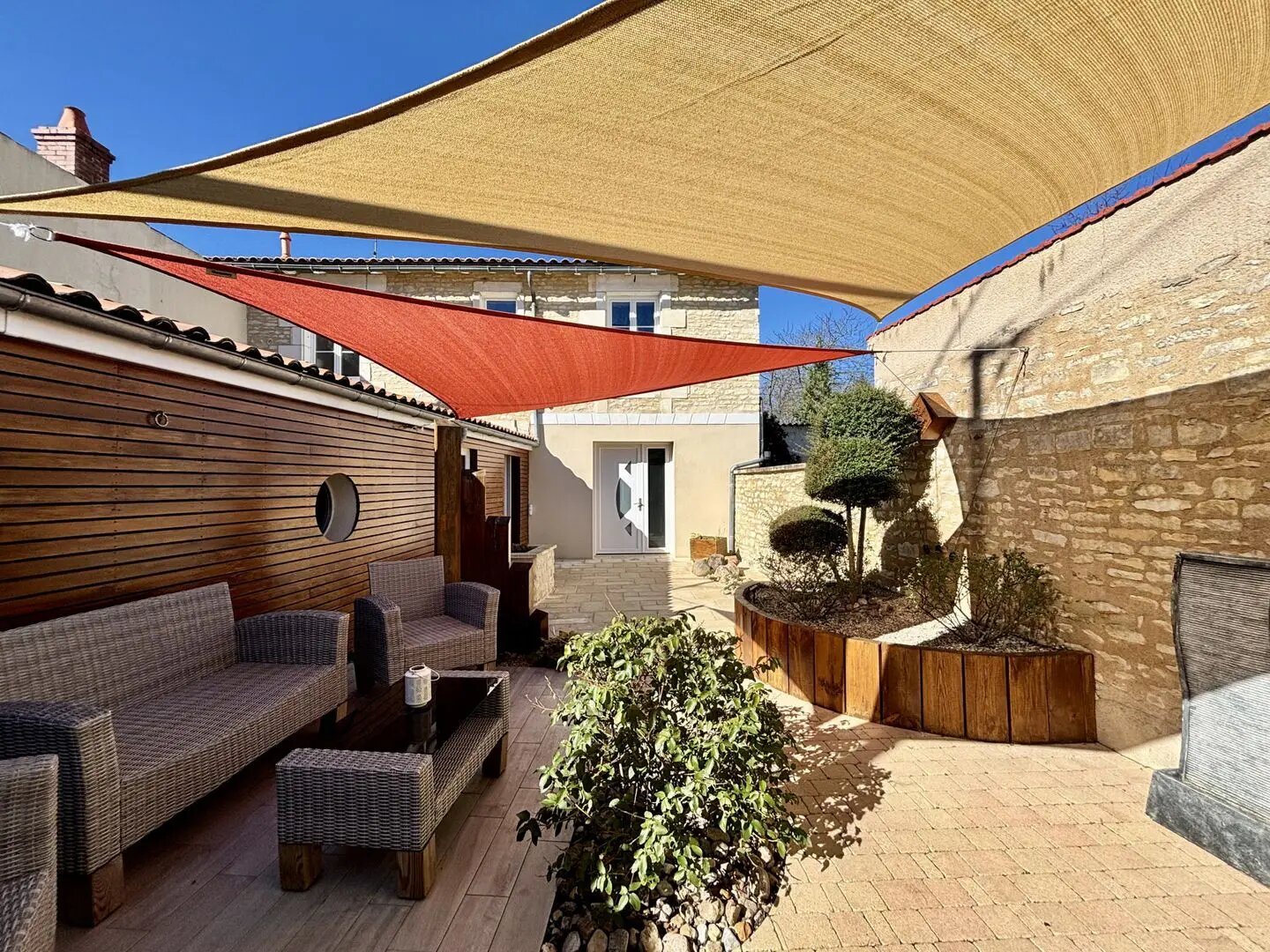 Maison à vendre, 140m², Neuville-de-Poitou