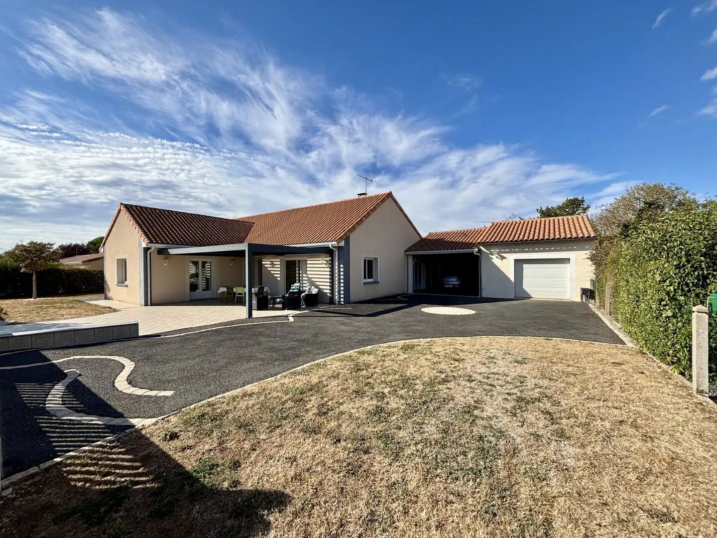 Maison à vendre, 185m², Neuville-de-Poitou