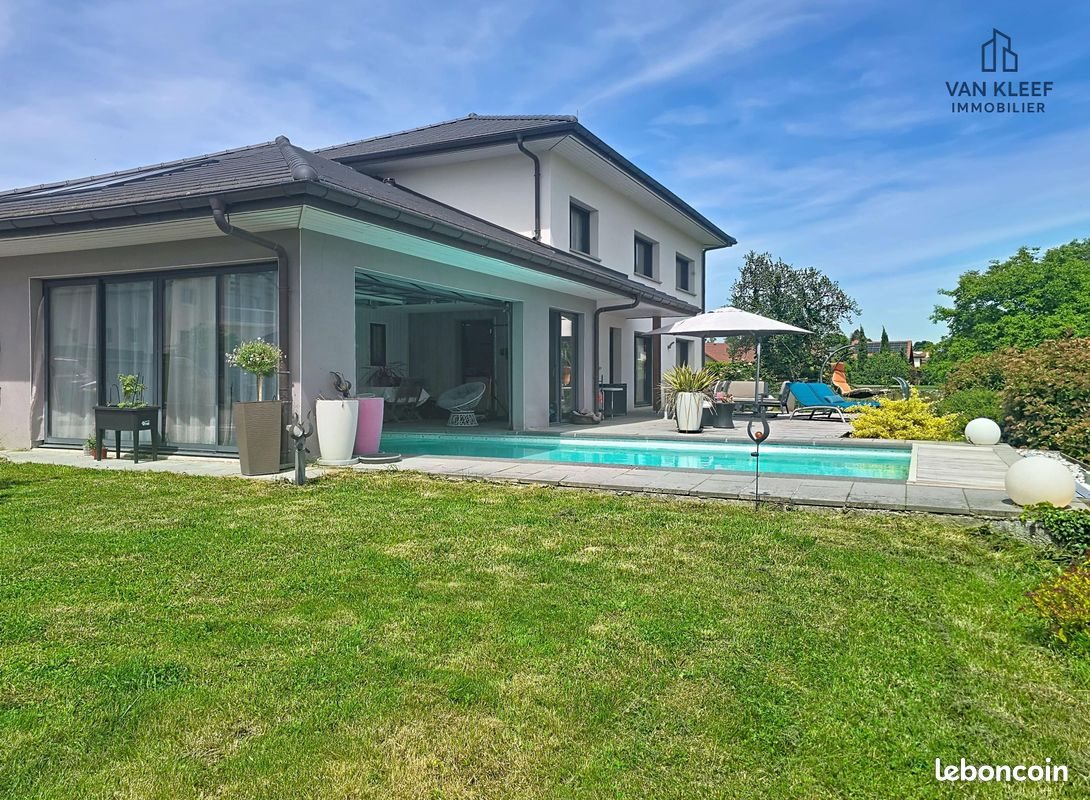 Maison à vendre, 192m², Saint-Genis-Pouilly