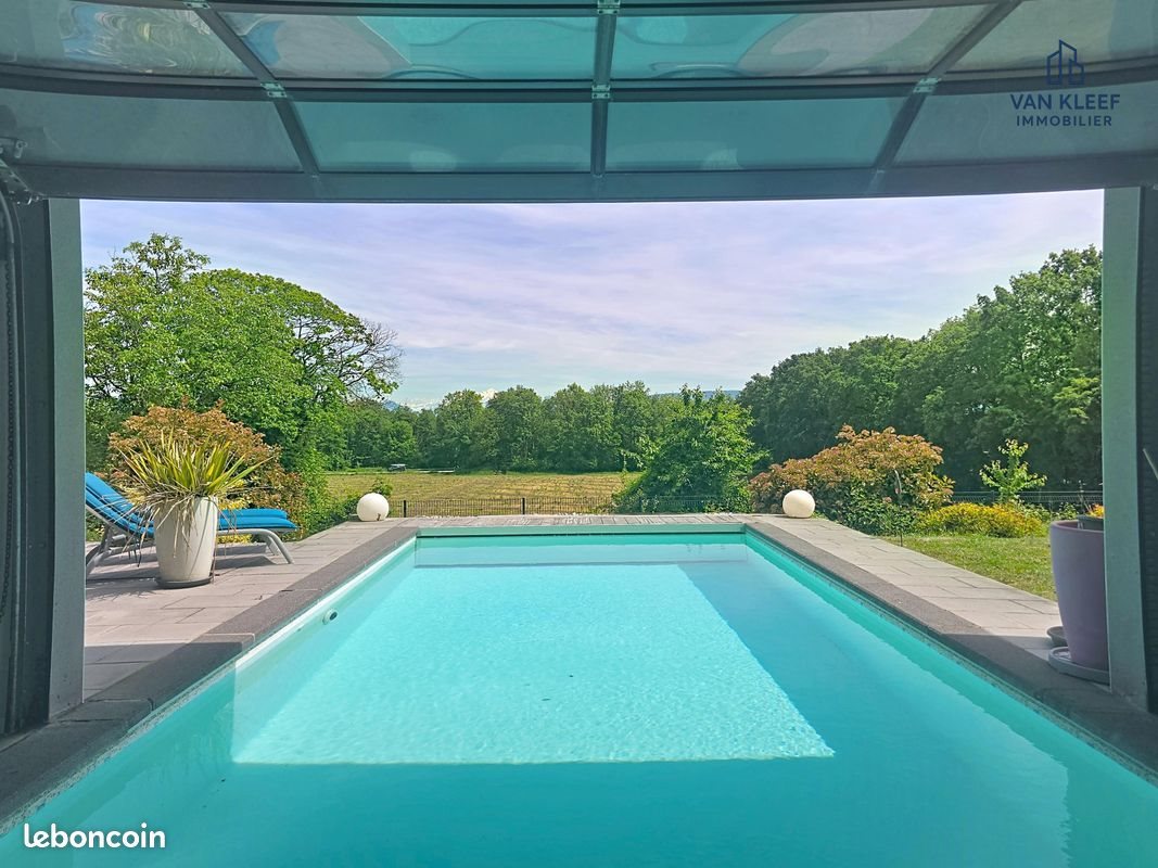 Maison à vendre, 192m², Saint-Genis-Pouilly