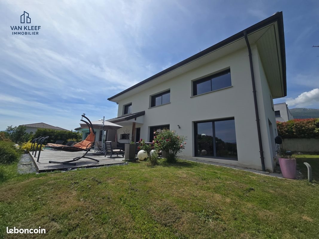 Maison à vendre, 192m², Saint-Genis-Pouilly