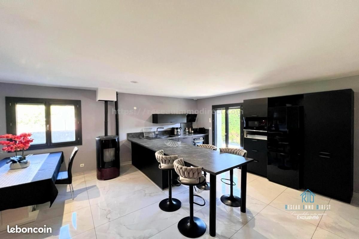 Maison à vendre, 135m², Charnècles