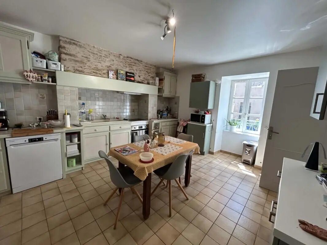 Maison à vendre, 175m², Saint-Yrieix-la-Perche