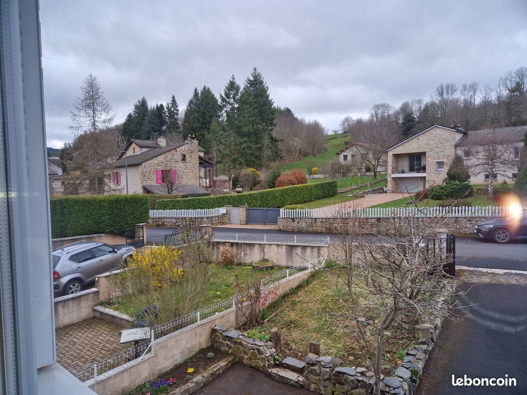 Maison à louer, 69m², Saint-Julien-Chapteuil