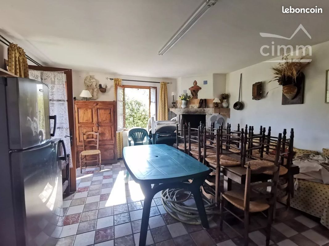 Maison à vendre, 696m², Lablachère