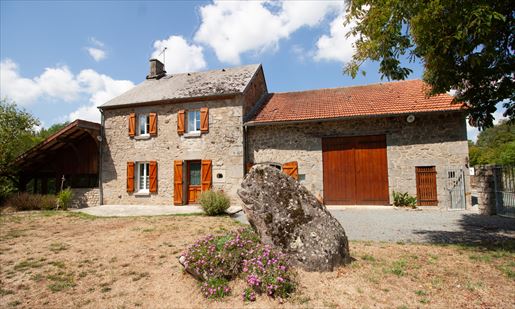 5 pièces 105 m² · à Sous-Parsat · 105 m² · 163 000 €