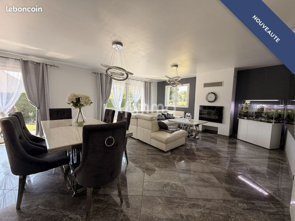 Maison à vendre, 1m², Crespin