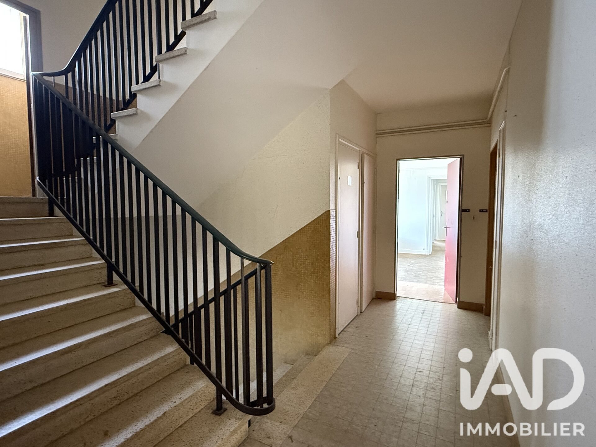 Maison à vendre, 1244m², Saint-Amand-Montrond