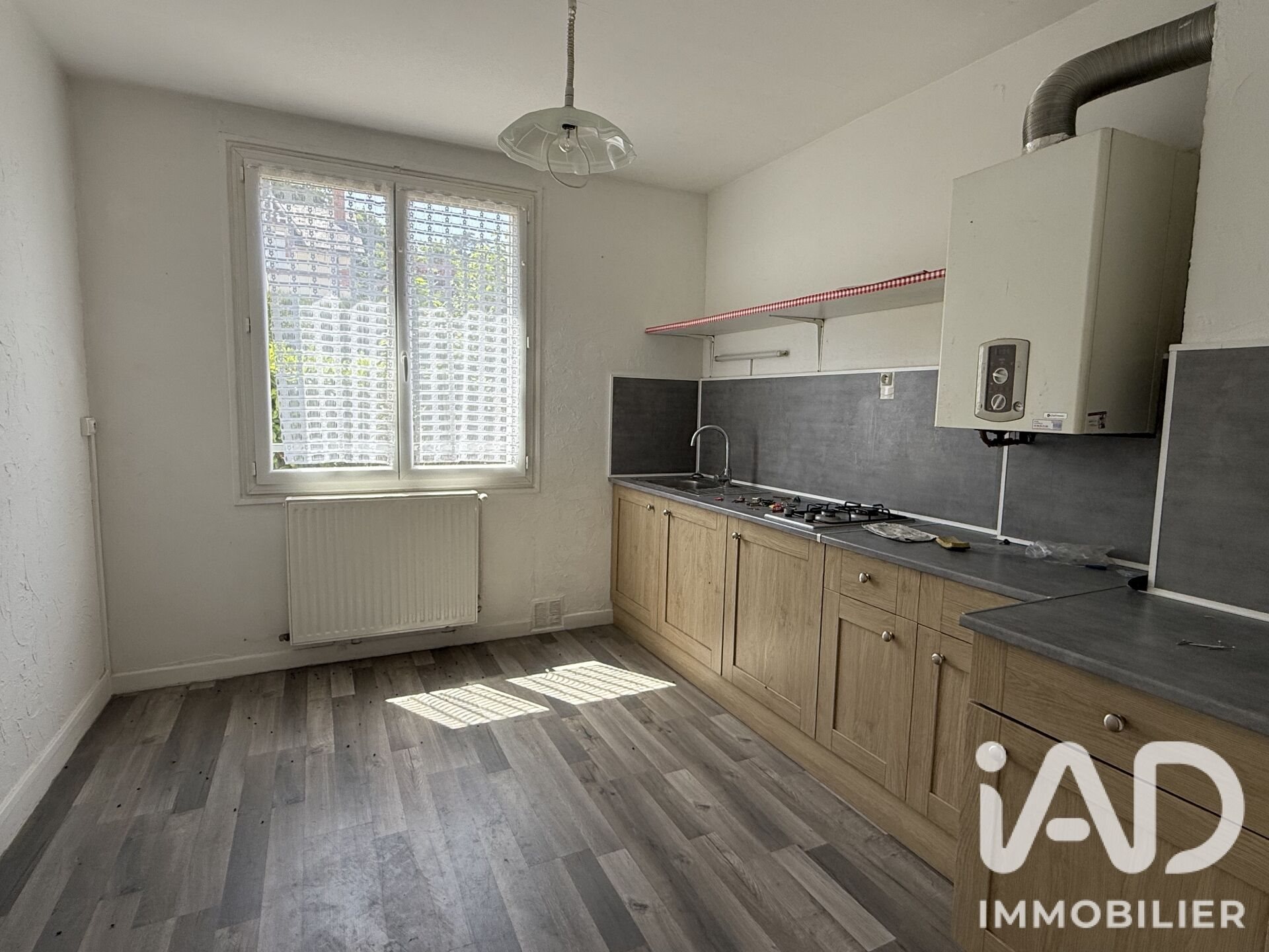 Maison à vendre, 1244m², Saint-Amand-Montrond