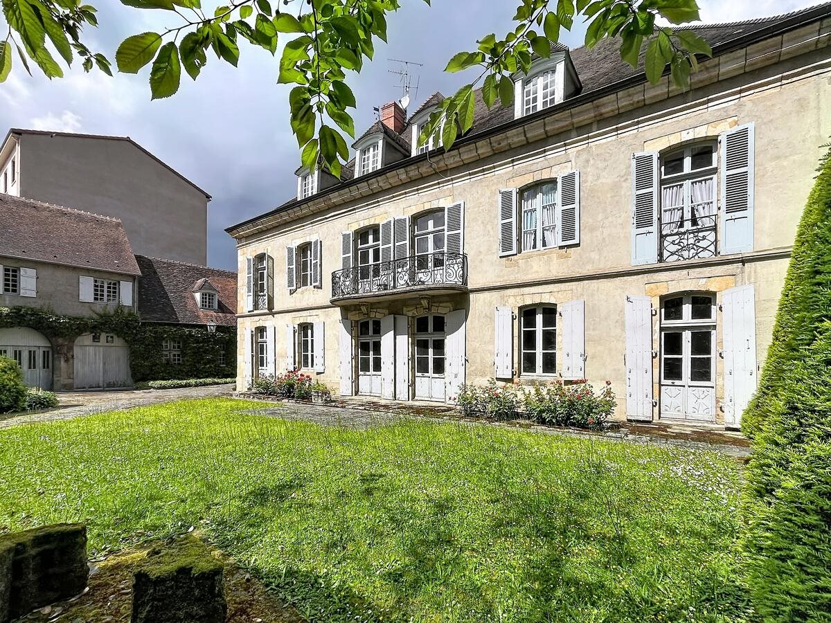 Maison à vendre, 378m², Montluçon