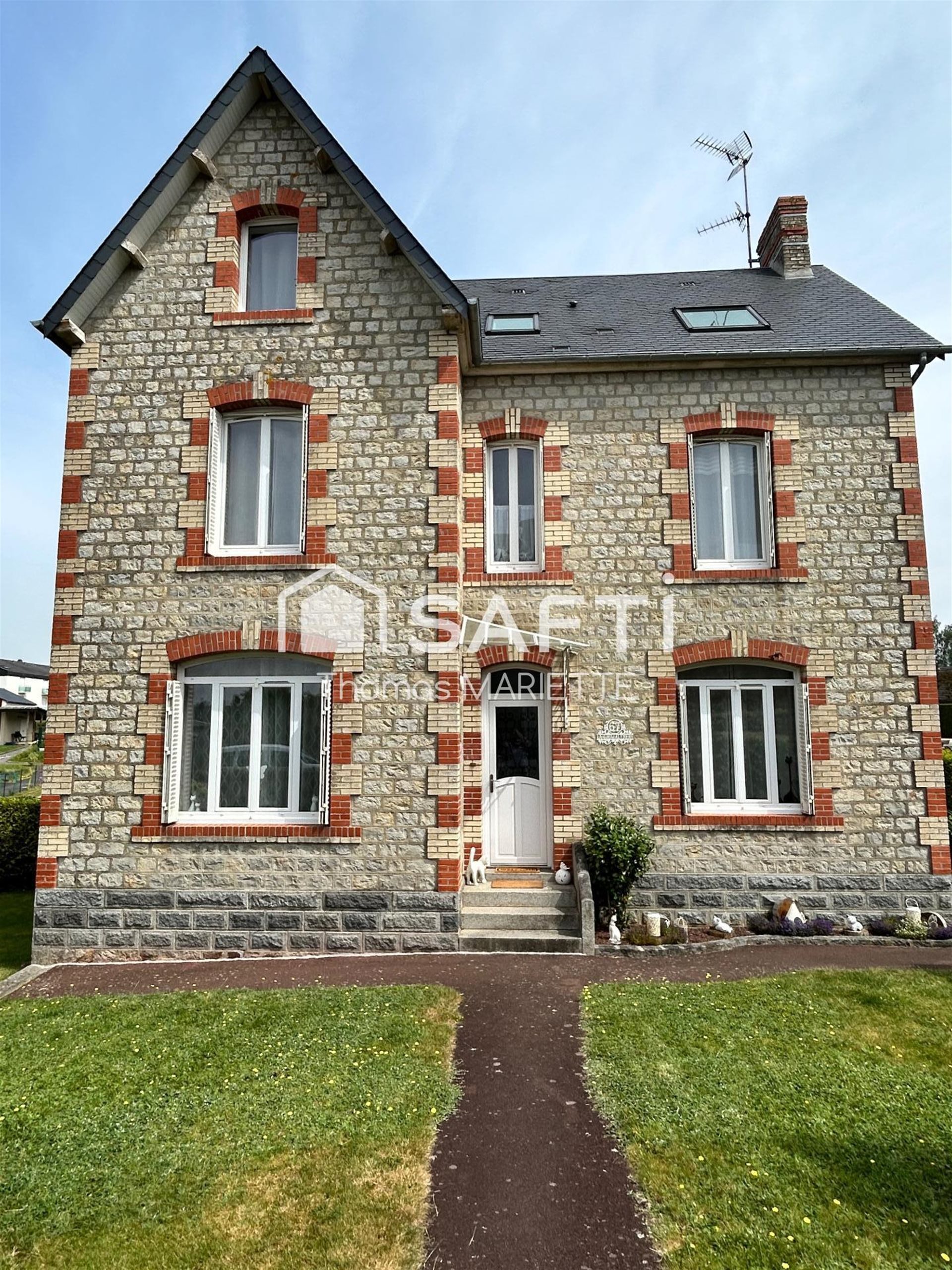 Maison à vendre, 195m², Barenton