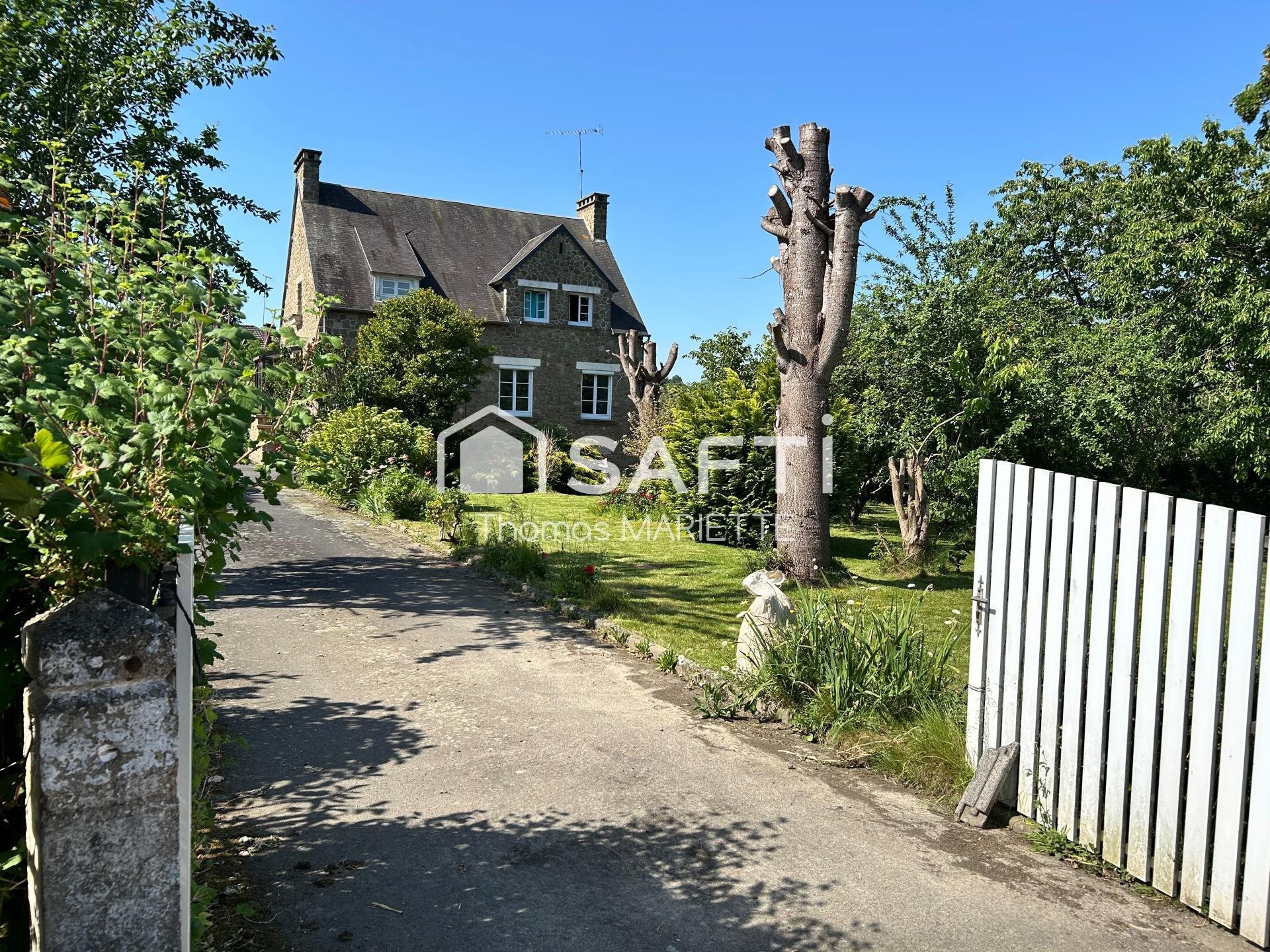 Maison à vendre, 160m², Saint-Hilaire-du-Harcouët