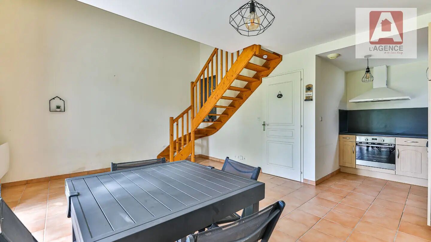 Maison à louer, 68m², Coëx