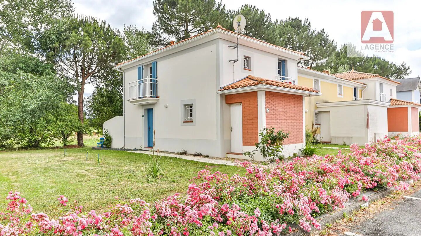 Maison à louer, 68m², Coëx