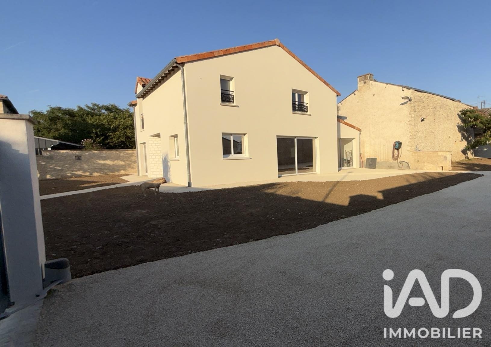 Maison à vendre, 206m², Neuville-de-Poitou