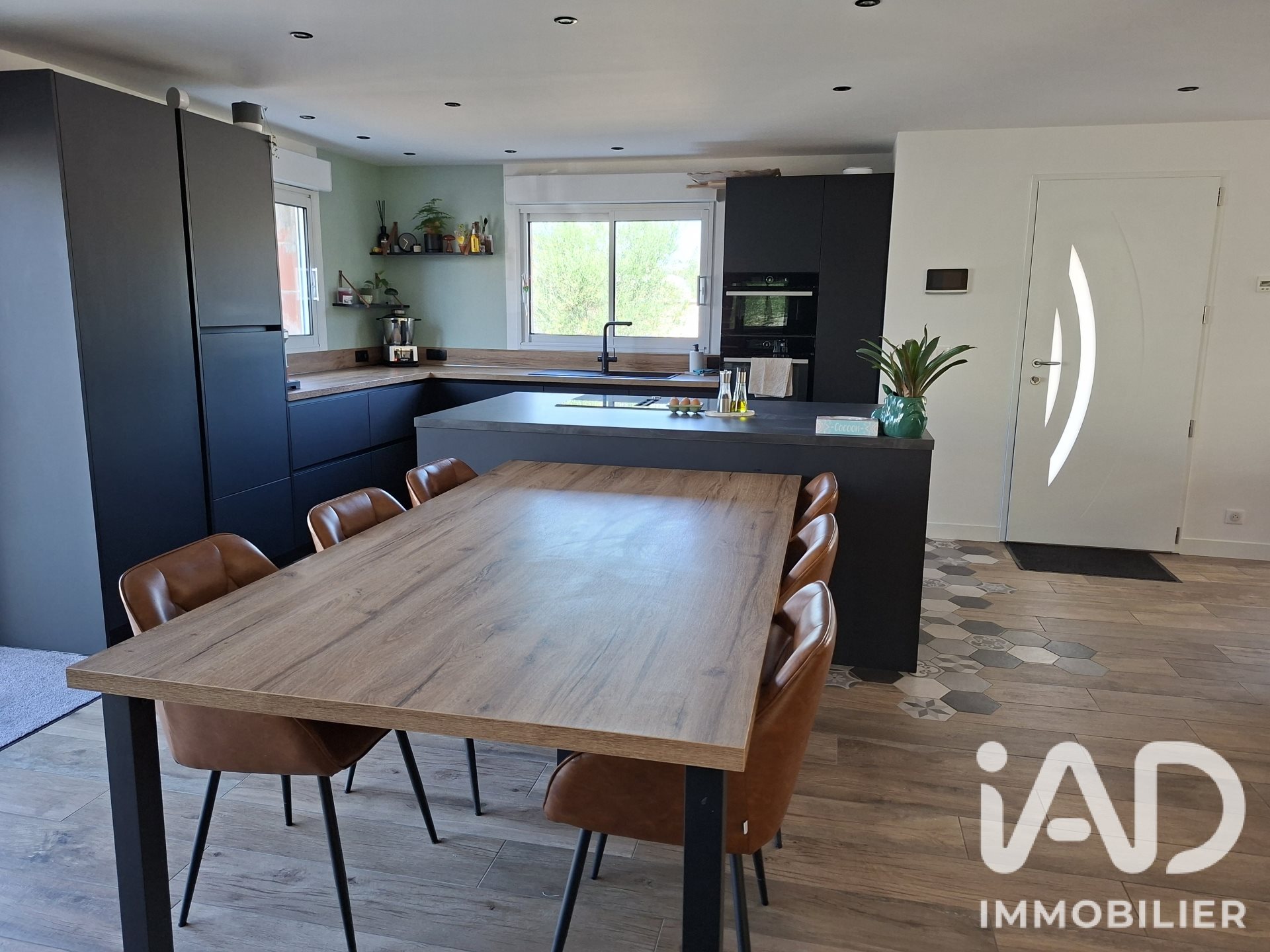 Maison à vendre, 206m², Neuville-de-Poitou