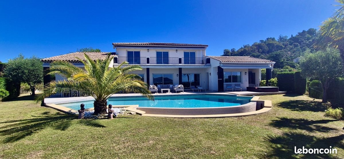 Maison à louer, 210m², Cannes-la-Bocca