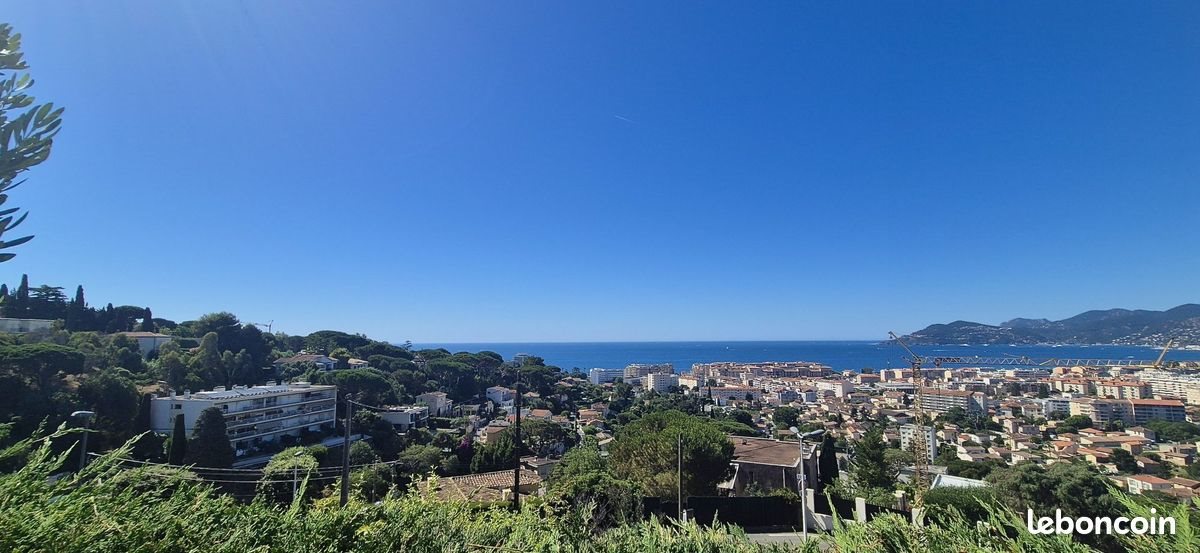 Maison à louer, 210m², Cannes-la-Bocca