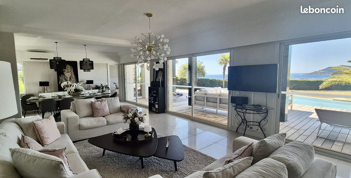 Maison à louer, 210m², Cannes-la-Bocca