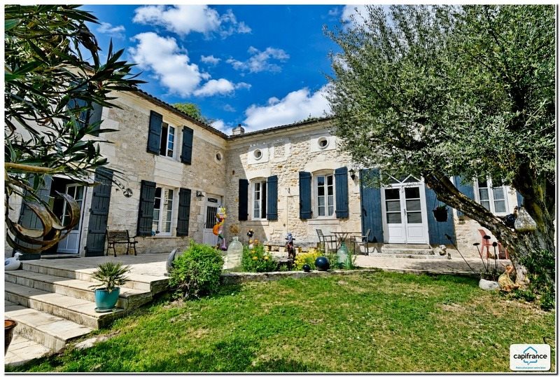 Maison à vendre, 385m², Pons