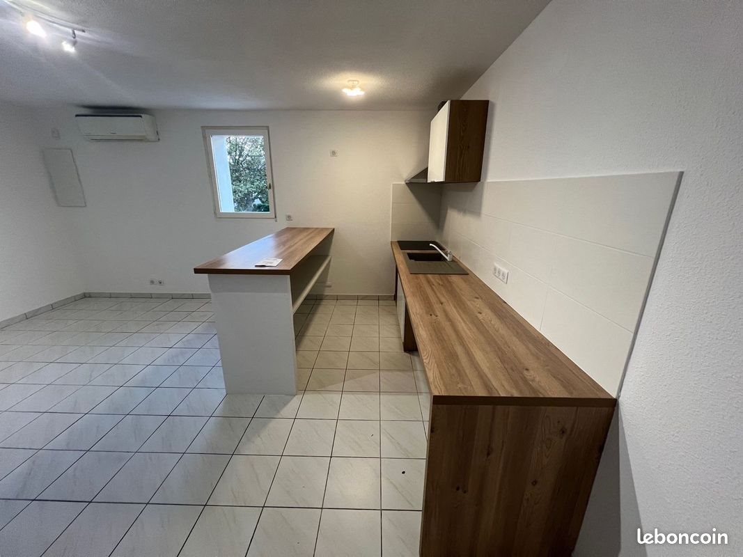 Appartement à louer, 46m², Eyguières