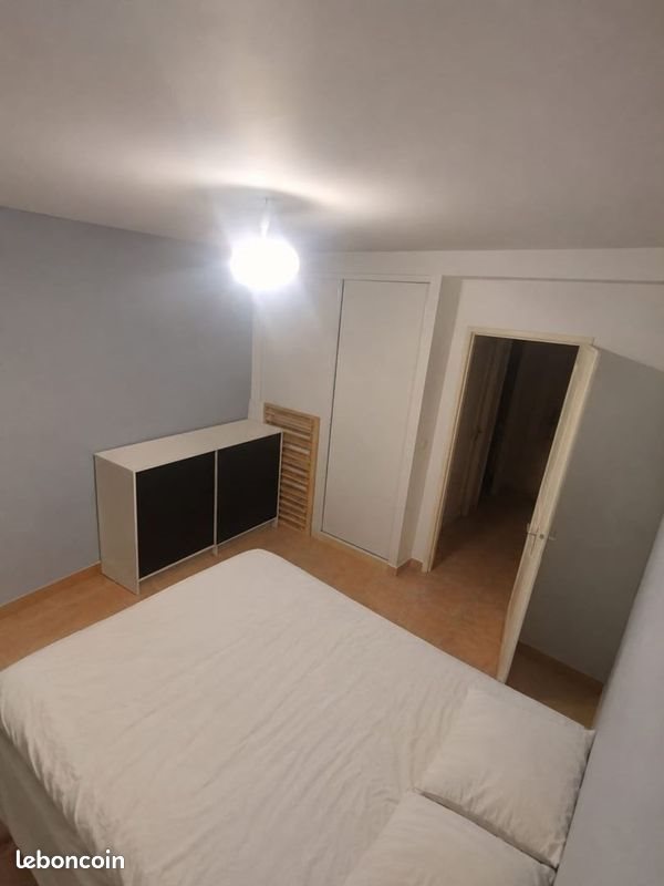 Appartement à louer, 63m², Eyguières