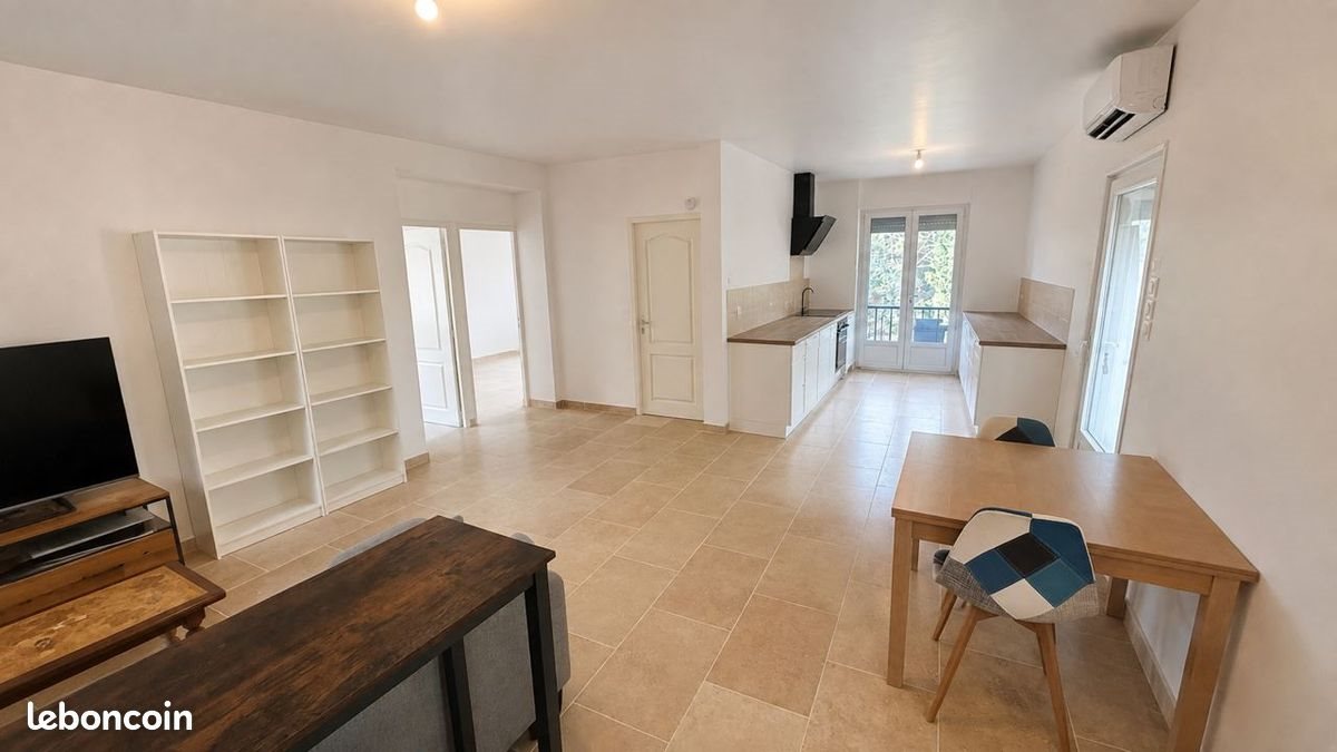 Appartement à louer, 67m², Eyguières