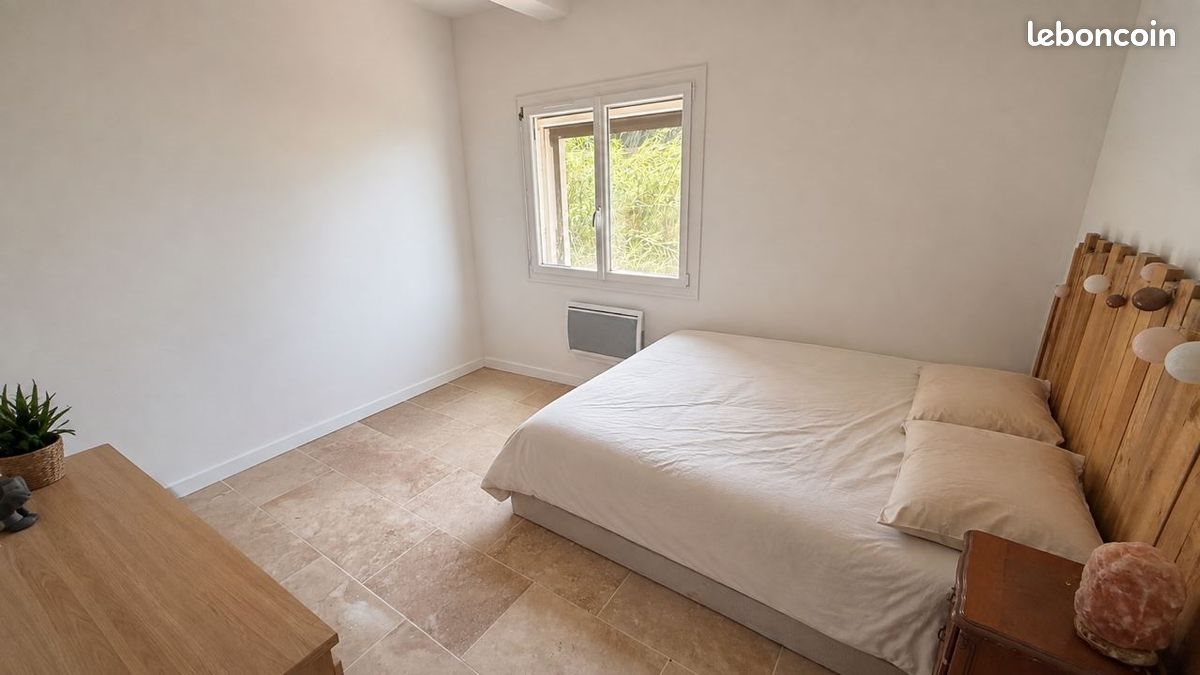 Appartement à louer, 67m², Eyguières