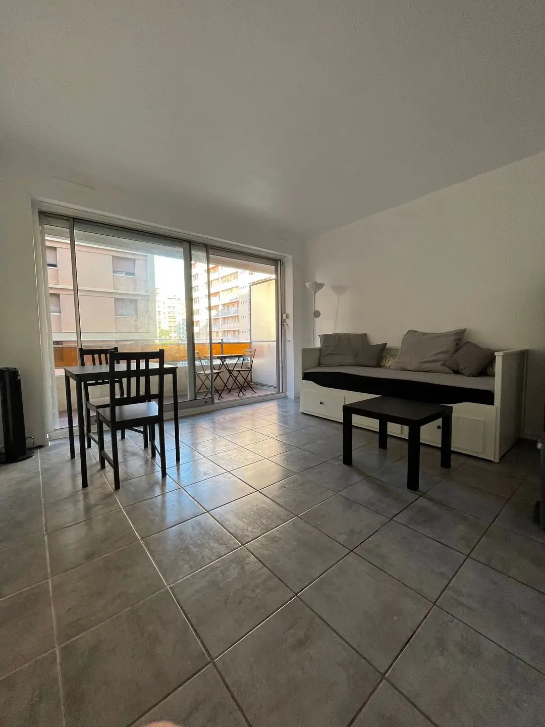 Appartement à louer, 25m², Marseille 5ème