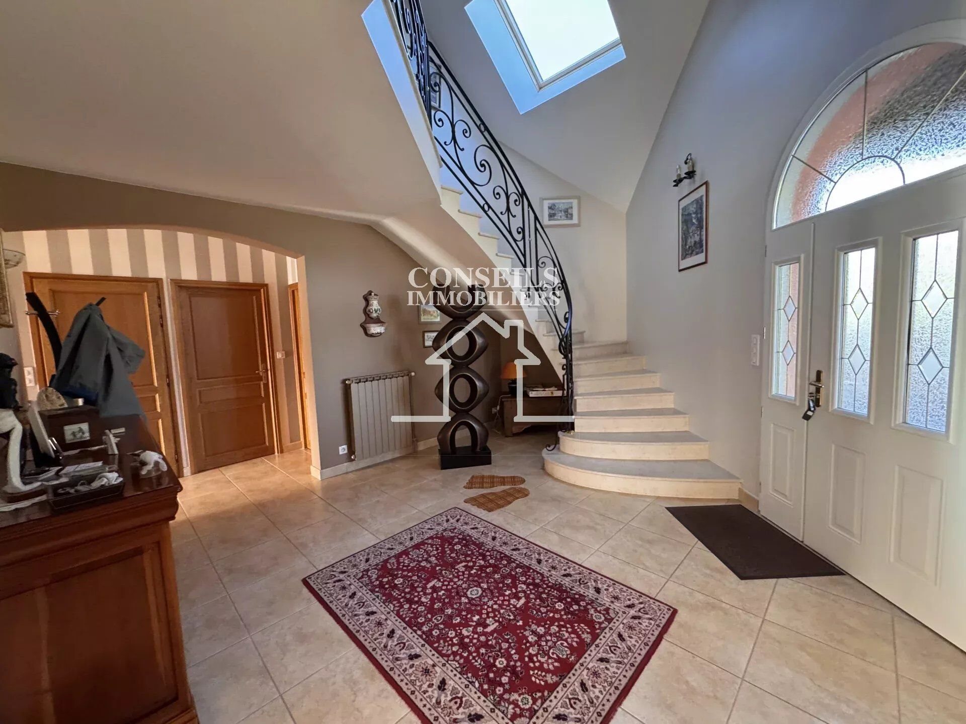 Maison à vendre, 237m², Saint-Julien-du-Sault