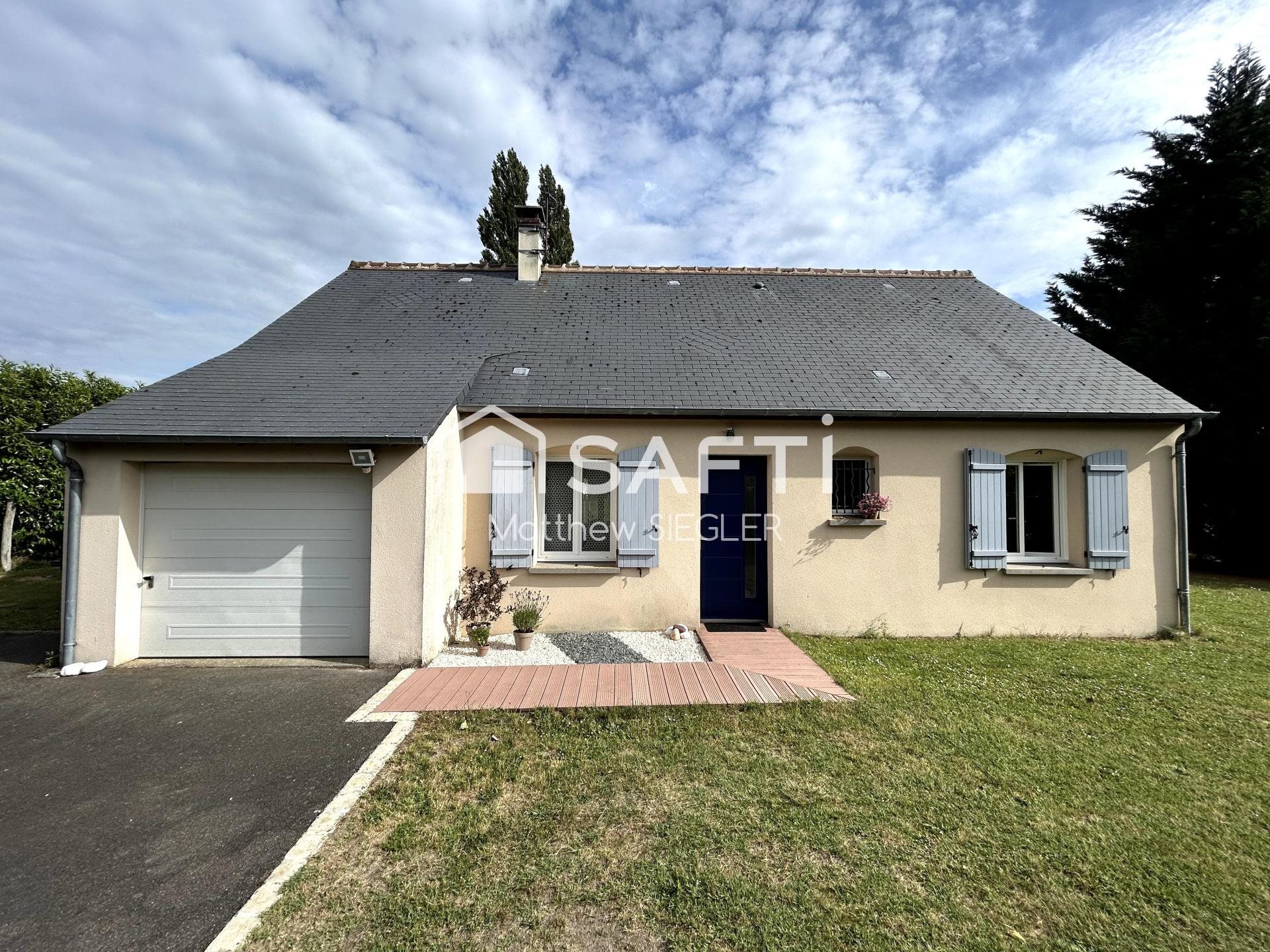 Maison à vendre, 104m², Cléré-les-Pins
