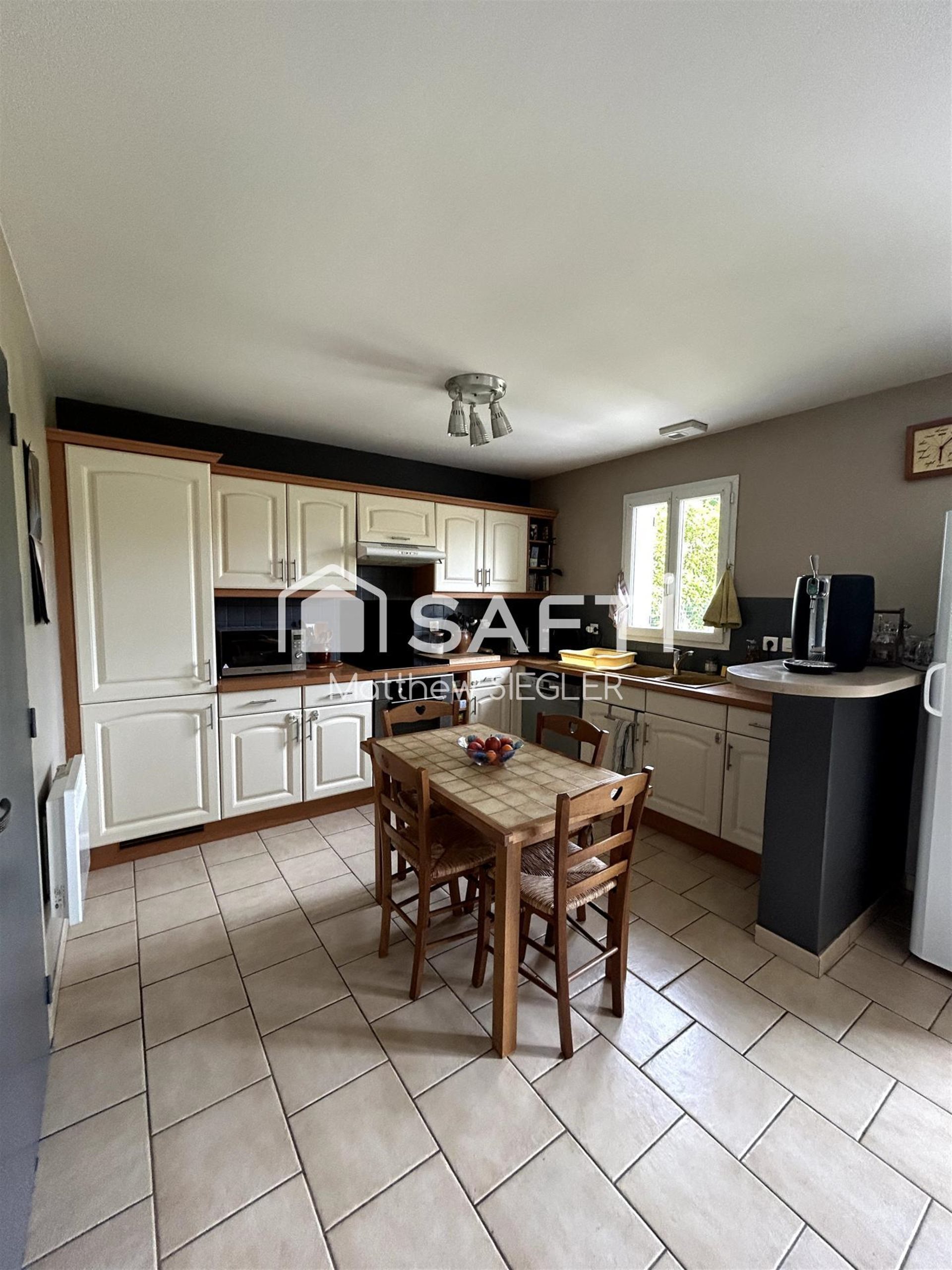 Maison à vendre, 104m², Cléré-les-Pins