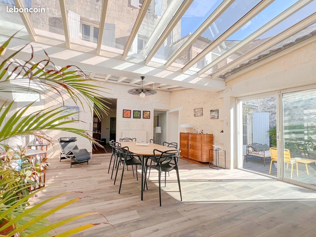 Appartement à vendre, 342m², Saintes