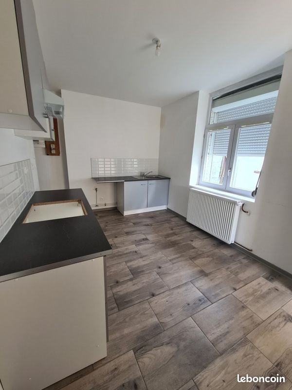 Maison à louer, 61m², Glageon
