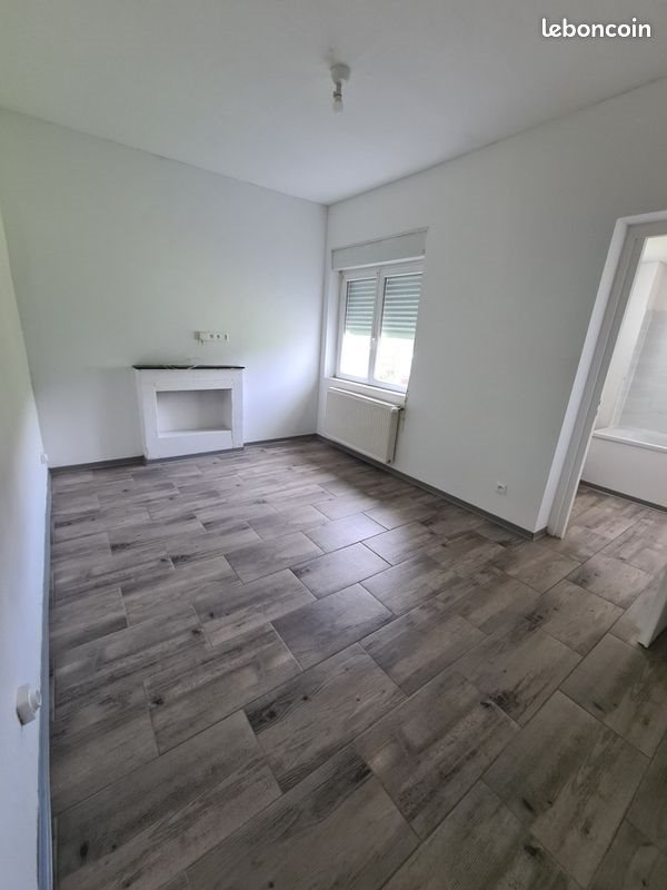 Maison à louer, 61m², Glageon
