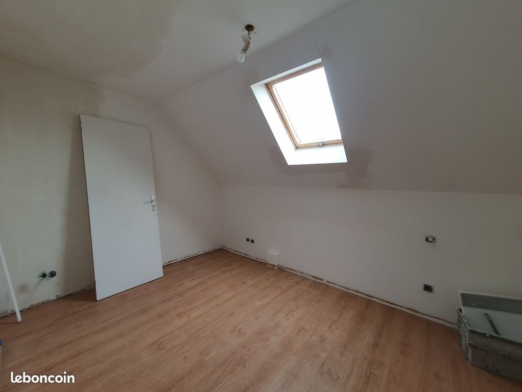 Maison à louer, 69m², Floyon