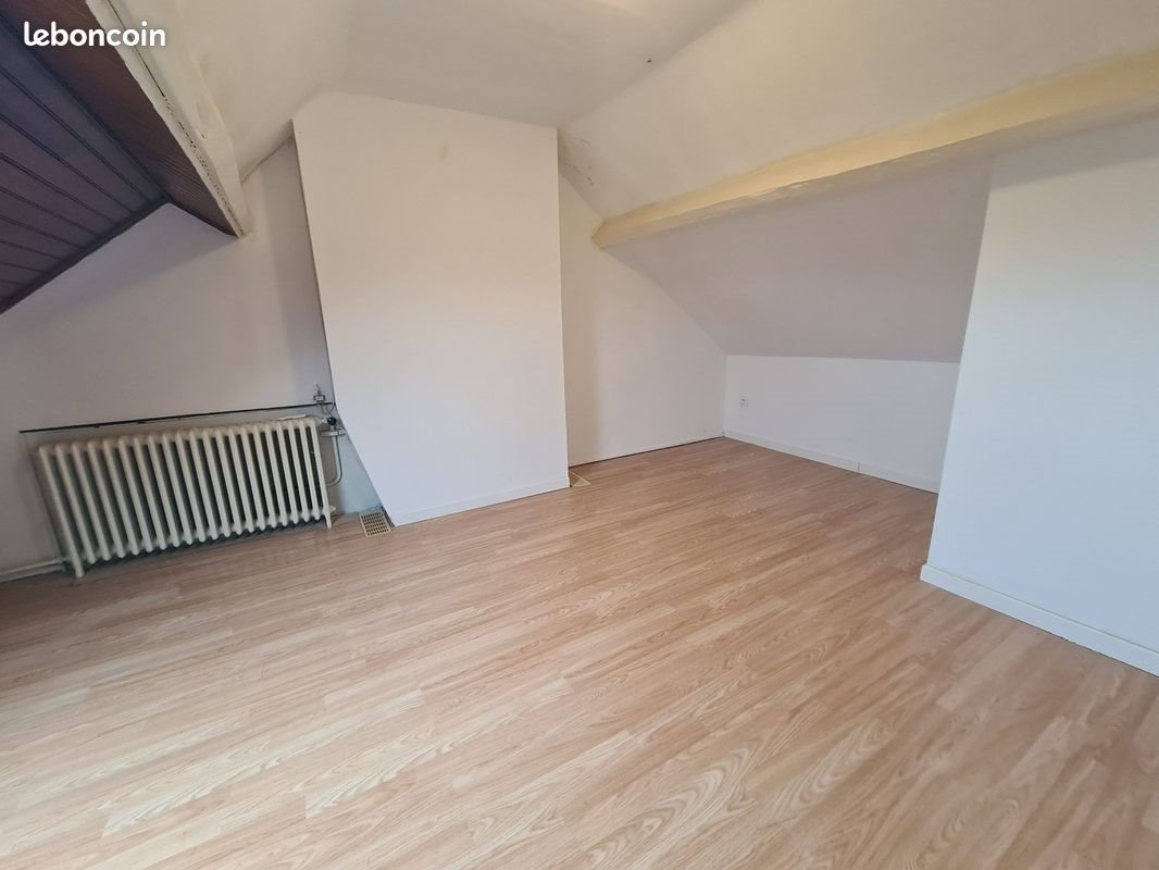 Maison à louer, 78m², Anor
