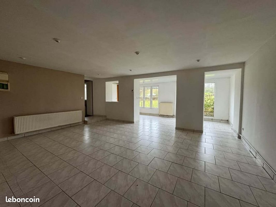 Appartement à louer, 78m², Etroeungt